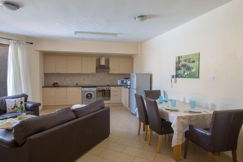 Napiana Apartments Agia Napa Buitenkant foto