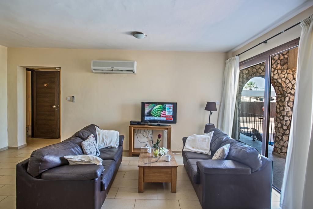 Napiana Apartments Agia Napa Buitenkant foto