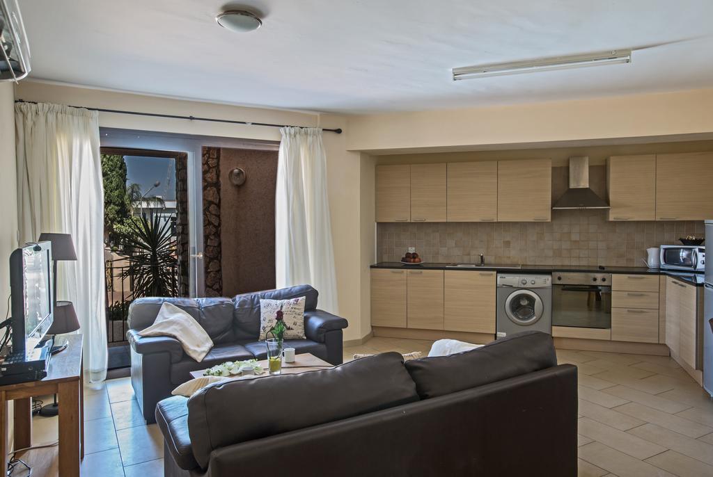 Napiana Apartments Agia Napa Buitenkant foto