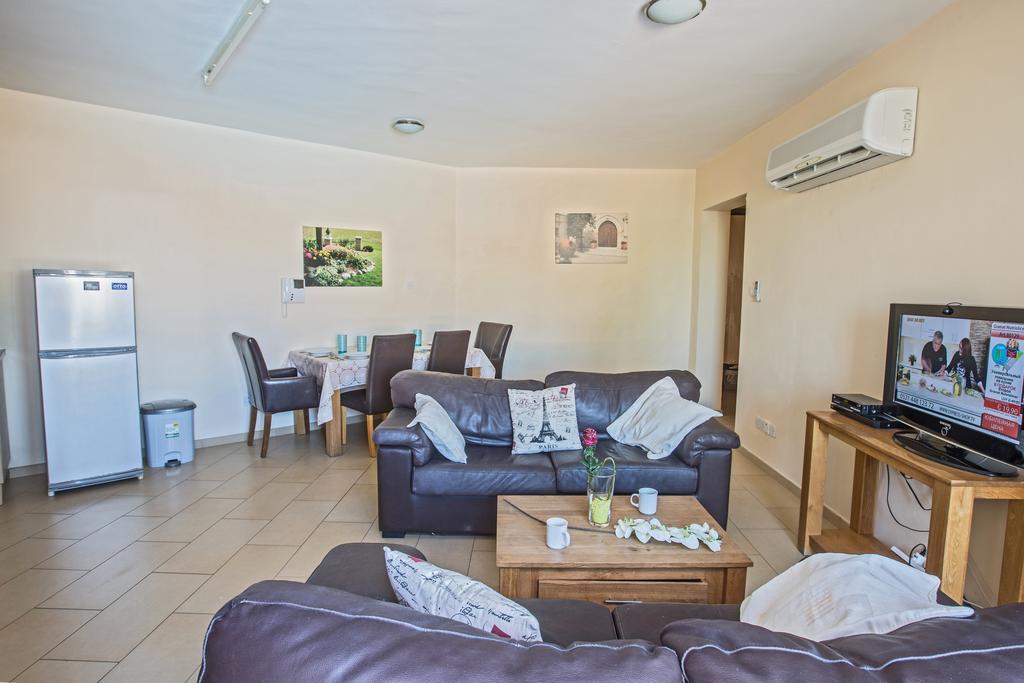 Napiana Apartments Agia Napa Buitenkant foto